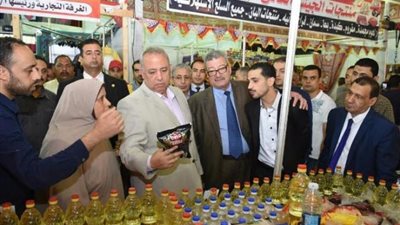 محافظ الشرقية يفتتح معرض 