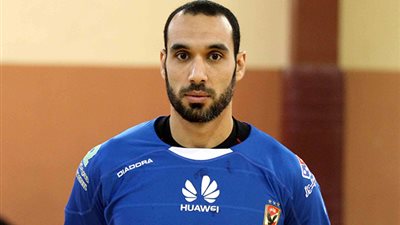 أحمد عبد الرحمن يواصل أداء برنامج العلاج الطبيعي