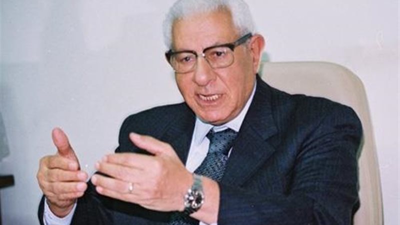 مكرم محمد أحمد 