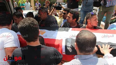 صور| أداء صلاة الجنازة على روح الطالبة 