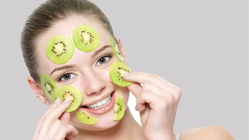 قناع الكيوي للوجه