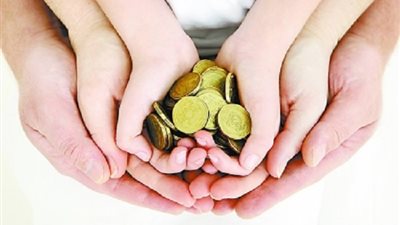 في رمضان.. علموا أولادكم فن العطاء في 5 خطوات