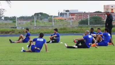الأهلي يتدرب بملعب المدرسة البريطانية في أوغندا