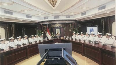 وزير الداخلية يجتمع بمساعديه لبحث استعدادات استقبال شهر رمضان