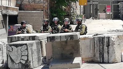 عاجل| رفع الأعلام الإسرائيلية والأمريكية بمقر السفارة الجديد في القدس