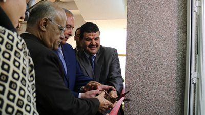 مساعد وزير العدل ومحافظ السويس يفتتحان المركز التكنولوجى بمجمع المحاكم