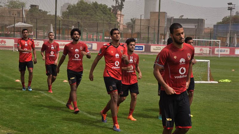 لاعبو الأهلي
