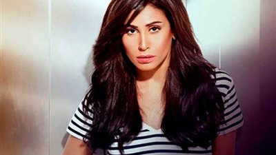 فيديو| دينا الشربيني تنشر مقطع من 