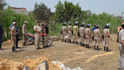 صور| حملة لإزالة التعديات على الأراضي الزراعية‏ وأملاك الدولة بـ
