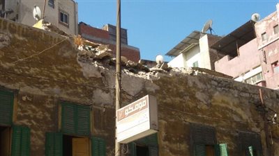 انهيار أجزاء من عقار بالعطارين وسط الإسكندرية