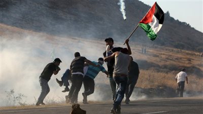 في الذكرى الـ 70 للنكبة.. شاهد الرضيعة الفلسطينية التي أربكت قوات الاحتلال تذهب لمثواها الأخير  