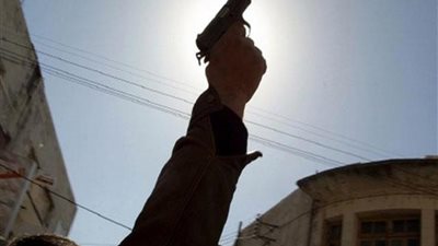 اليوم.. إعادة محاكمة 16 متهمًا تبادلوا إطلاق النار بشارع عمومي