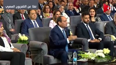  السيسي: نستهدف توصيل الغاز الطبيعي لـ 1.350 مليون مشترك