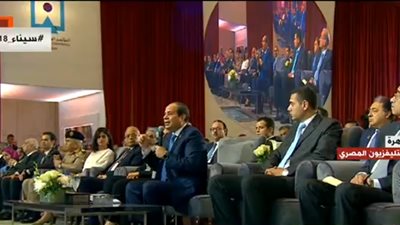 فيديو| السيسي: تم تعيين مليون موظف عام 2011 ليس لهم دور في الجهاز الإداري