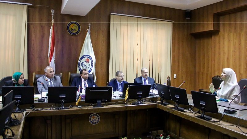 اجتماع رئيس الجامعه