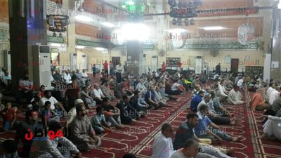 توافد المواطنين بالمنصورة على المساجد لاداء صلاة التراويح
