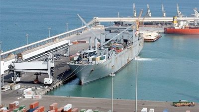 وصول وسفر 7976 راكب بموانئ البحر الأحمر وتداول 673 شاحنة