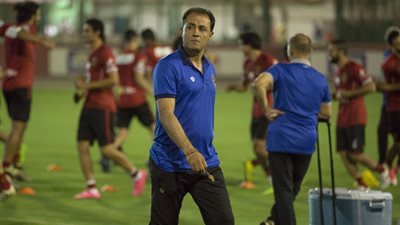 أحمد أيوب يجتمع بلاعبي الأهلي مساء الجمعة