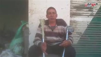 فيديو| رجل قعيد زوجته تعاني من 