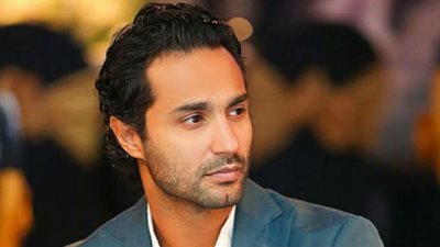 كريم فهمي ينشر مواعيد عرض 