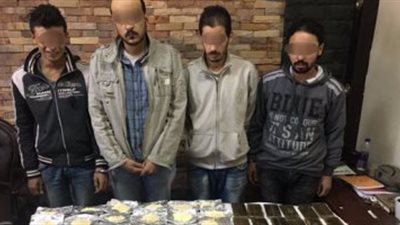 مباحث السويس تنجح في ضبط 4 عاطلين بحوزتهم مواد مخدرة 