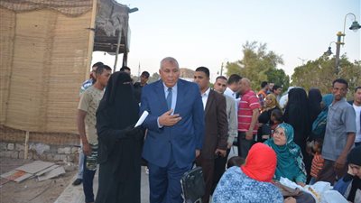 صور| الوادي الجديد تنظم إفطار جماعي لـ1500 فرد بمدينة الخارجة