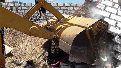 إزالة التعديات على 7 قراريط أراضي زراعية ناحية مركز المنشاة 
