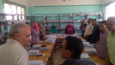 صور| عمليات التعليم.. لا شكاوى من اللغة العربية والدين في أول امتحانات الدبلومات الفنية اليوم بالسويس