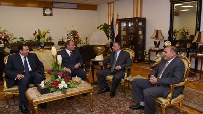 صور| محافظ الإسكندرية يُهنئ مدير الأمن الجديد بتوليه مهام منصبه بمقر المديرية