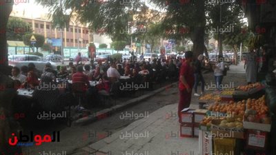 صور| ما أروع شهر الخير.. موائد الرحمن تكتسح شارع التحرير بالدقي