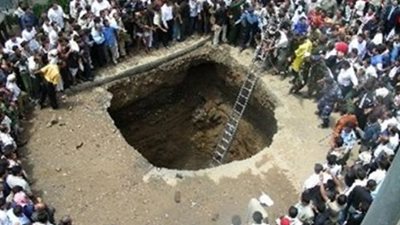ثلاث عمال يلقو مصرعهم داخل بيارة صرف صحى بالشرقية