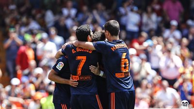 ديبورتيفو لاكورونا يودع الليجا بخسارة جديدة أمام فالنسيا
