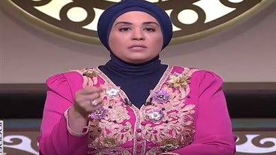 فيديو| نادية عمارة: المرأة الحائض لها أن تمسك المصحف وتقرأ فيه