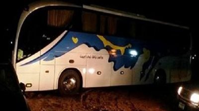 اصطدام أتوبيس سياحي بعمود إنارة بالأقصر دون وقوع إصابات