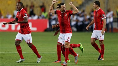 الأهلي يرفض رحيل علي معلول  