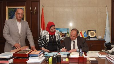 صور| محافظ الإسكندرية يعتمد نتيجة الشهادة الإعدادية 2018 نسبة النجاح بلغت ٨٥٪