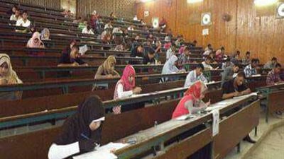 753 طالب يخوضون الامتحانات بكلية الطب البيطري بجامعة سوهاج