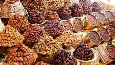 في خامس أيام رمضان 2018.. تعرف على أسعار البلح في الأسواق