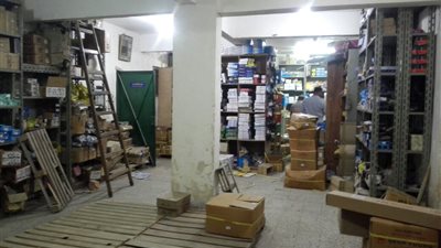 ضبط قطع غيار سيارات مجهولة المصدر داخل مصنع بـ التجمع الخامس