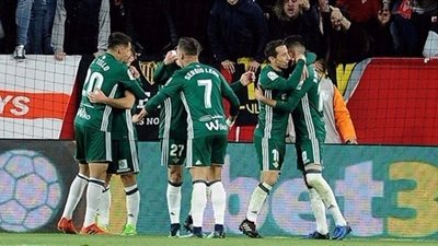 مانشستر يونايتد يتفوق على برشلونة في سباق التعاقد مع نجم ريال بيتيس