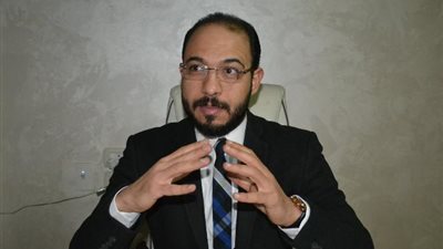 الدكتور أسامة الحصري يقدم روشتة علاج لمرضى الكلى فى رمضان