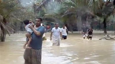 مساعدات عاجلة من التحالف العربي لمتضررى جزيرى سقطرى اليمنية 