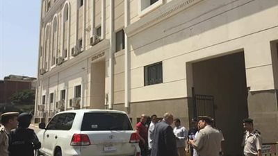 صور| مدير أمن القليوبية يفاجئ مجمع محاكم المنشية في بنها  