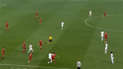 فيديو.. محمد صلاح يتلاعب بـ