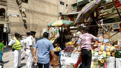 صور| حملة أمنية مكبرة لإزالة الإشغالات والتعديات علي الطريق العام بـ الإسكندرية