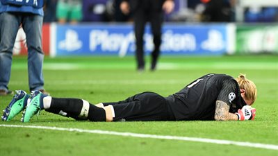 أوليفر كان يعلق على أخطاء حارس ليفربول في نهائي دوري أبطال أوروبا