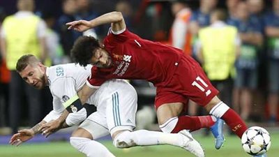صور: ردود فعل صادمة من الجماهير المصرية بعد إصابة محمد صلاح