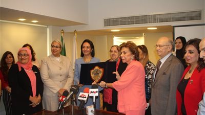فيديو وصور| تكريم ميرفت التلاوي.. تاريخ من التمثيل الدبلوماسي.. ودرع واقي لقضايا المرأة