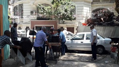 صور| حملة مكبرة لإزالة المخالفات بحي غرب القاهرة 