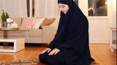 فيديو| هل صلاة المرأة بدون 